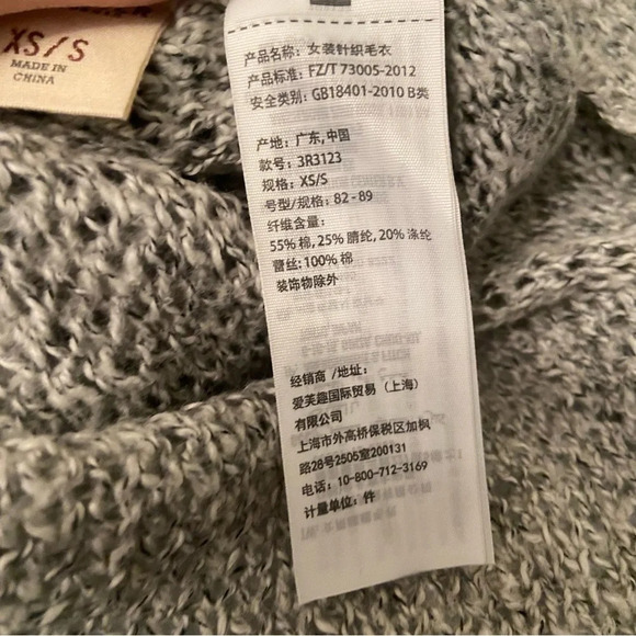 💥5/$25 Holister women’s grey & white oversized sweater in size x-small/small - Picture 9 of 10